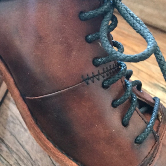 Chic leather lace up shoe. - Picture 3 of 4